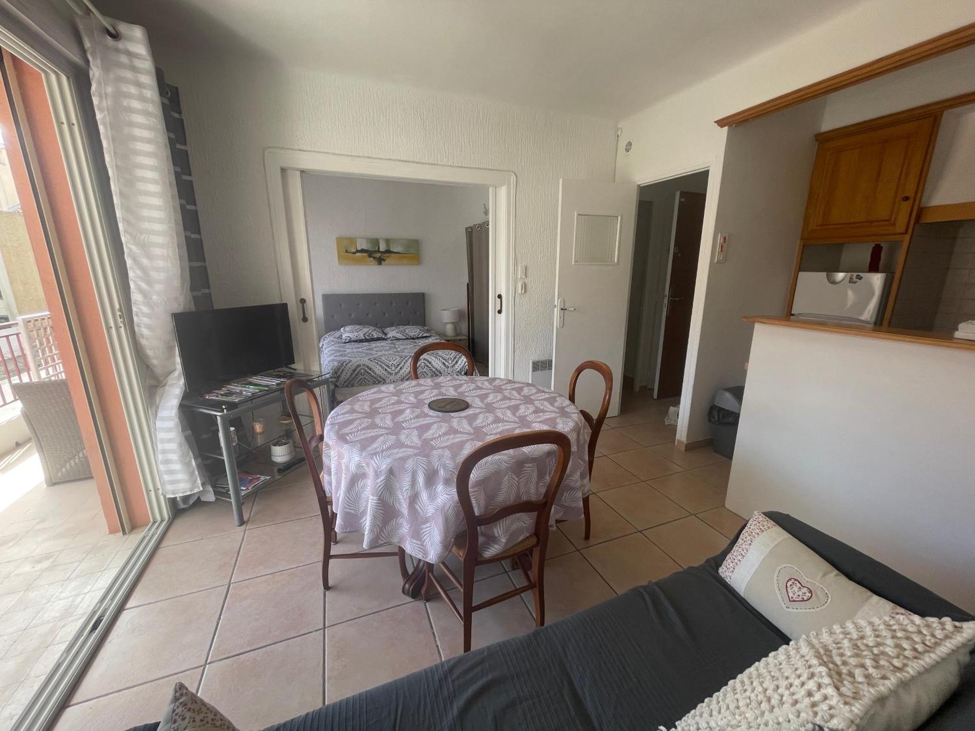 A Avec Balcon A 200m Du Port Appartement