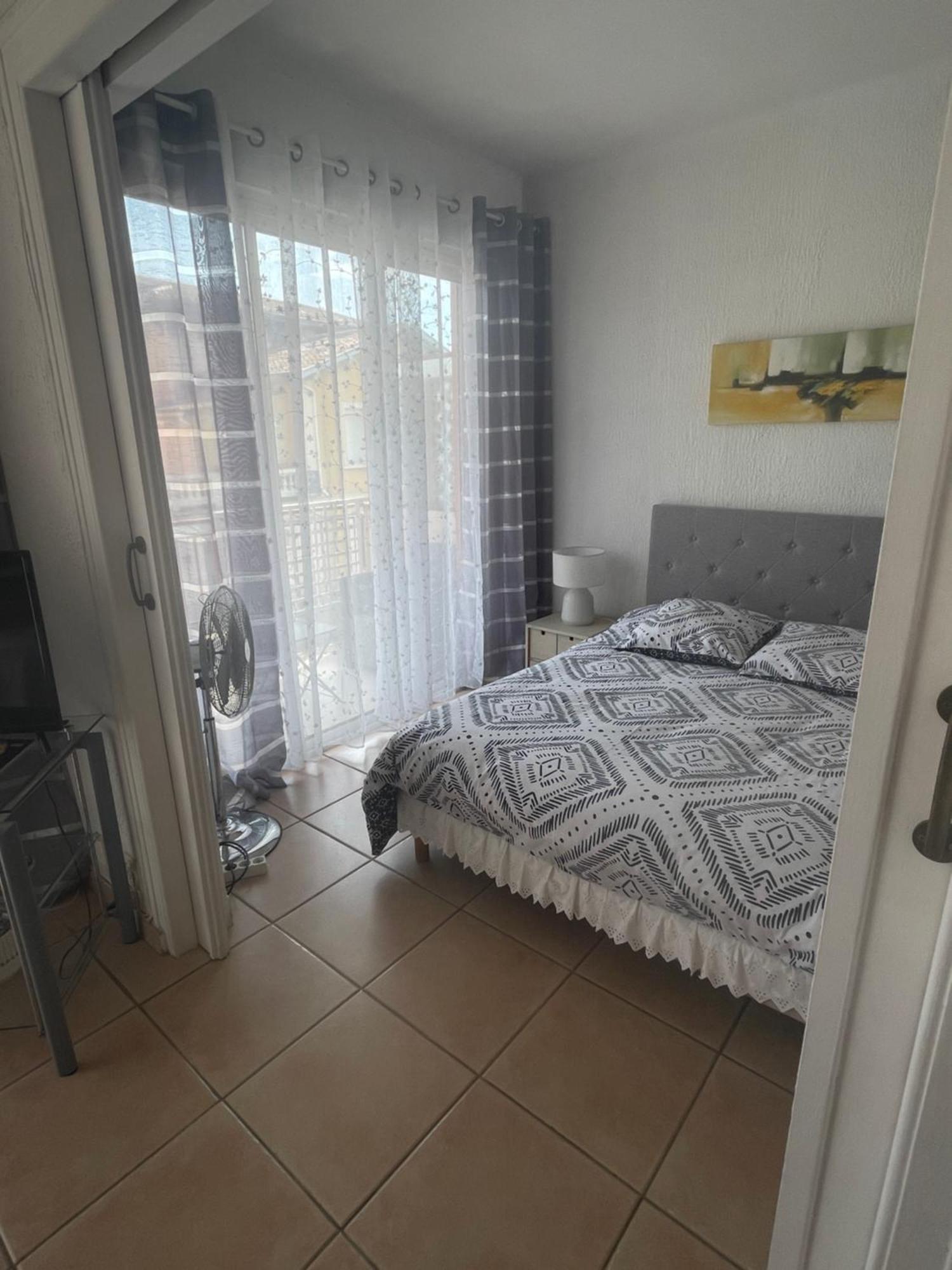 Appartement A Avec Balcon A 200m Du Port